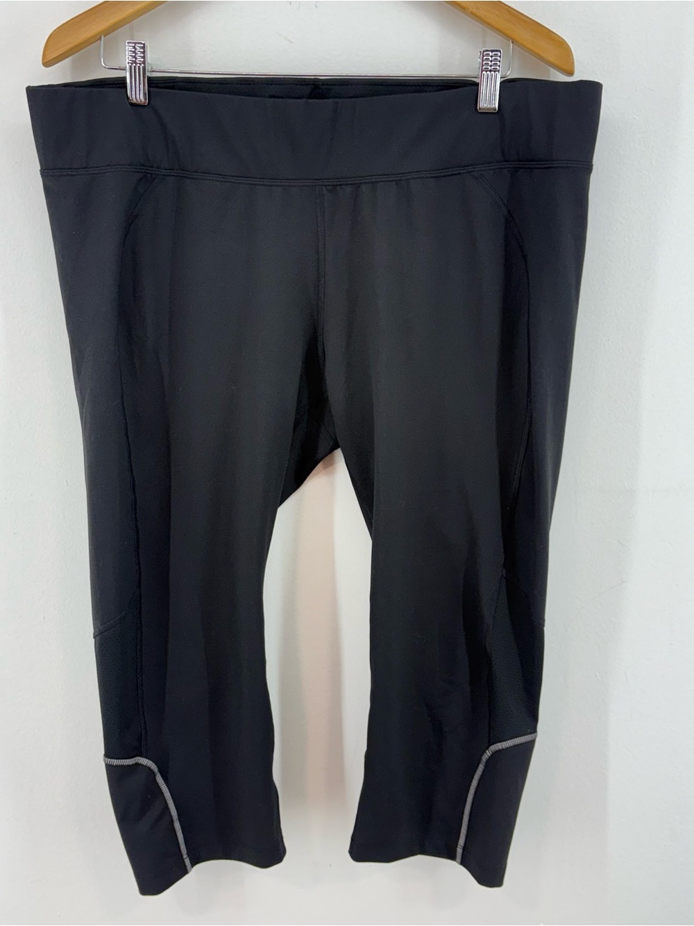 REI Black Capri Active Performance Leggings with Reflective Trim 2X
